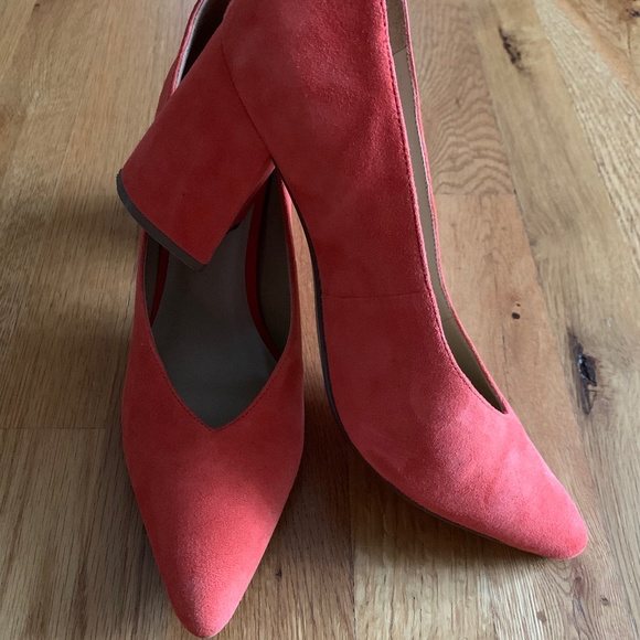 hope pointy toe pump naturalizer